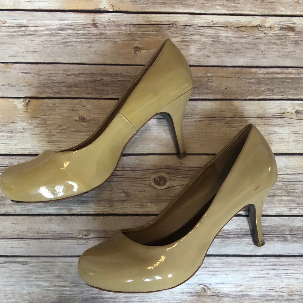 Steve Madden Camel Beige Pumps SZ: 10